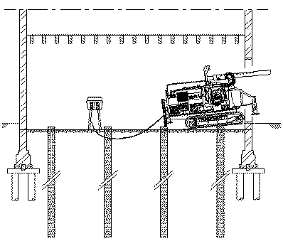 Ruw metselen muur op houten vloer